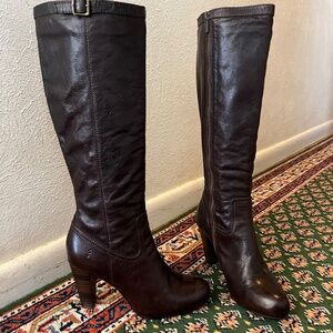Frye Miranda Zip, 8.5 medium. Dark Brown Soft Vintage Leather